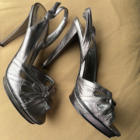 Bogo ⭐️ Calvin Klein Sz 8.5 metallic grey platform high heels - Picture 2 of 14